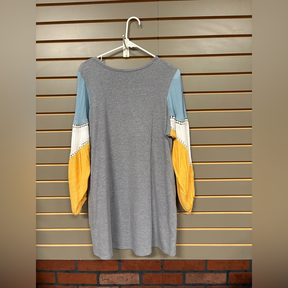 Umgee Gray and Multicolor Long Sleeve Top